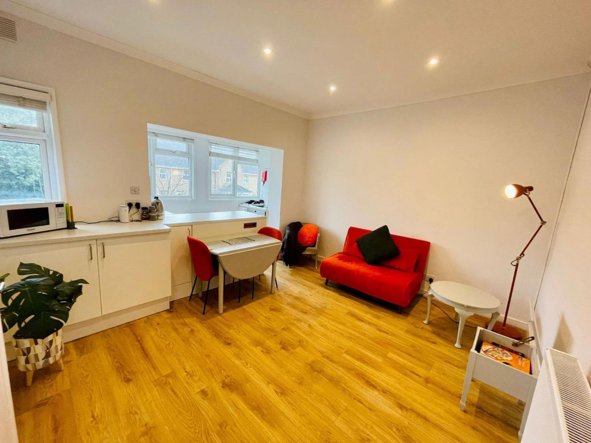 Flat In The Heart Of Leigh On Sea Less Than 2 Miles From The Beach Southend-on-Sea Eksteriør billede