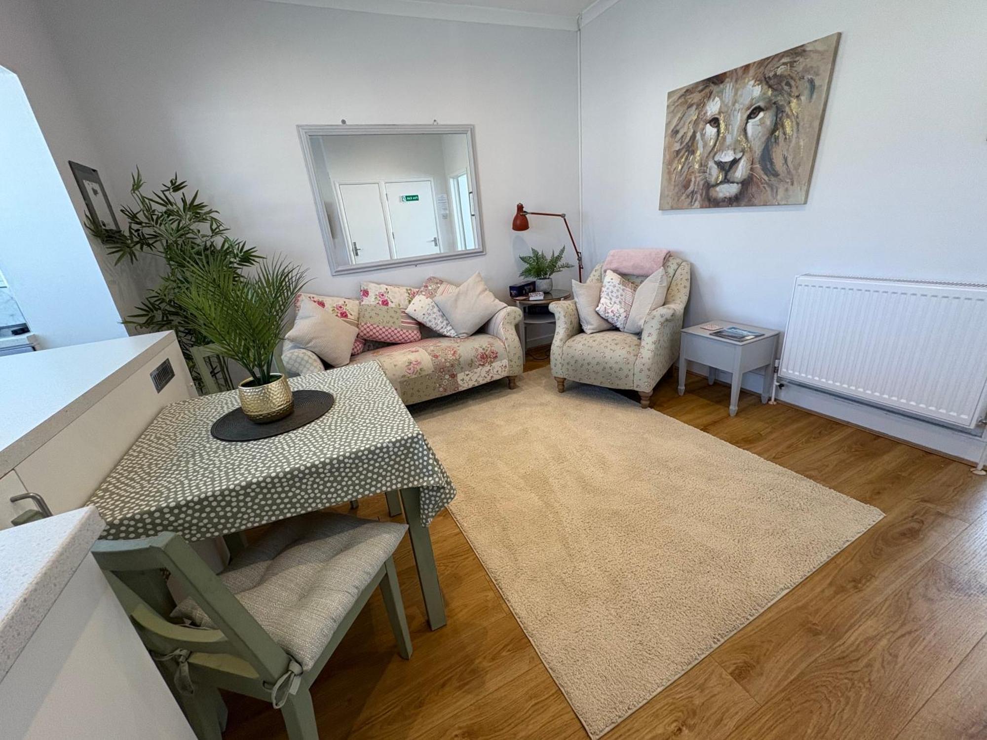 Flat In The Heart Of Leigh On Sea Less Than 2 Miles From The Beach Southend-on-Sea Eksteriør billede